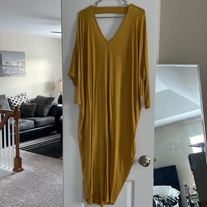 Mustard 3/4 sleeve dress with open back